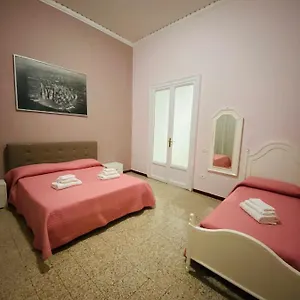 Apartment Nel Cuore Di, Naples