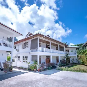  Apartment La Maison Hibiscus Self Catering Seychelles